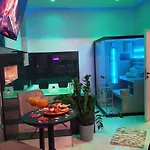 Aura Premium